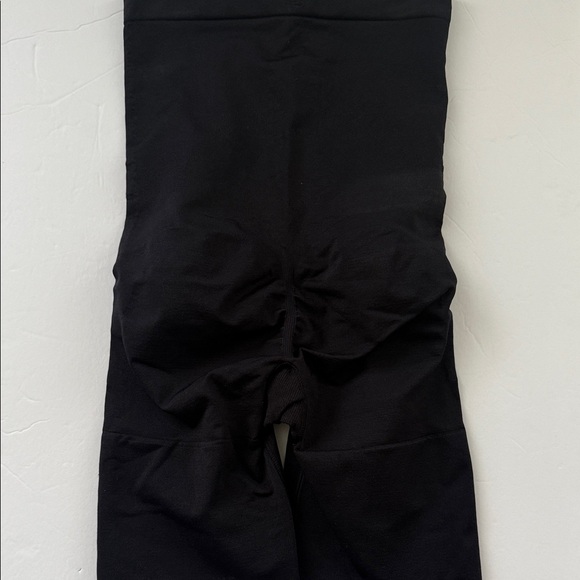SPANX Black Shaping Shorts - Picture 4 of 4